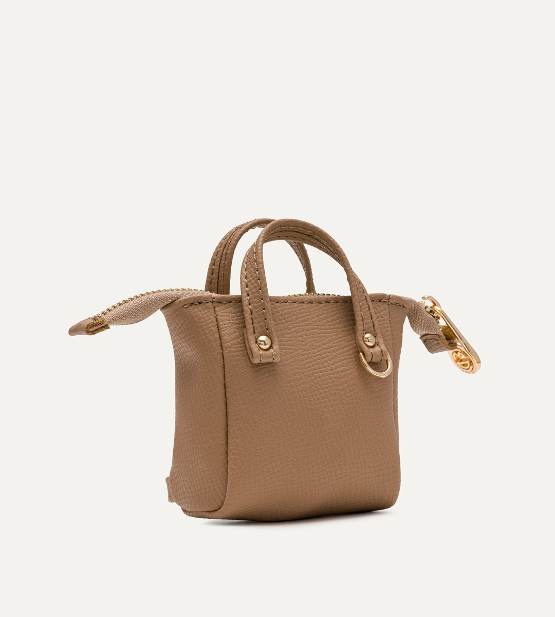 Nuvia Vizon E. Deri Charm