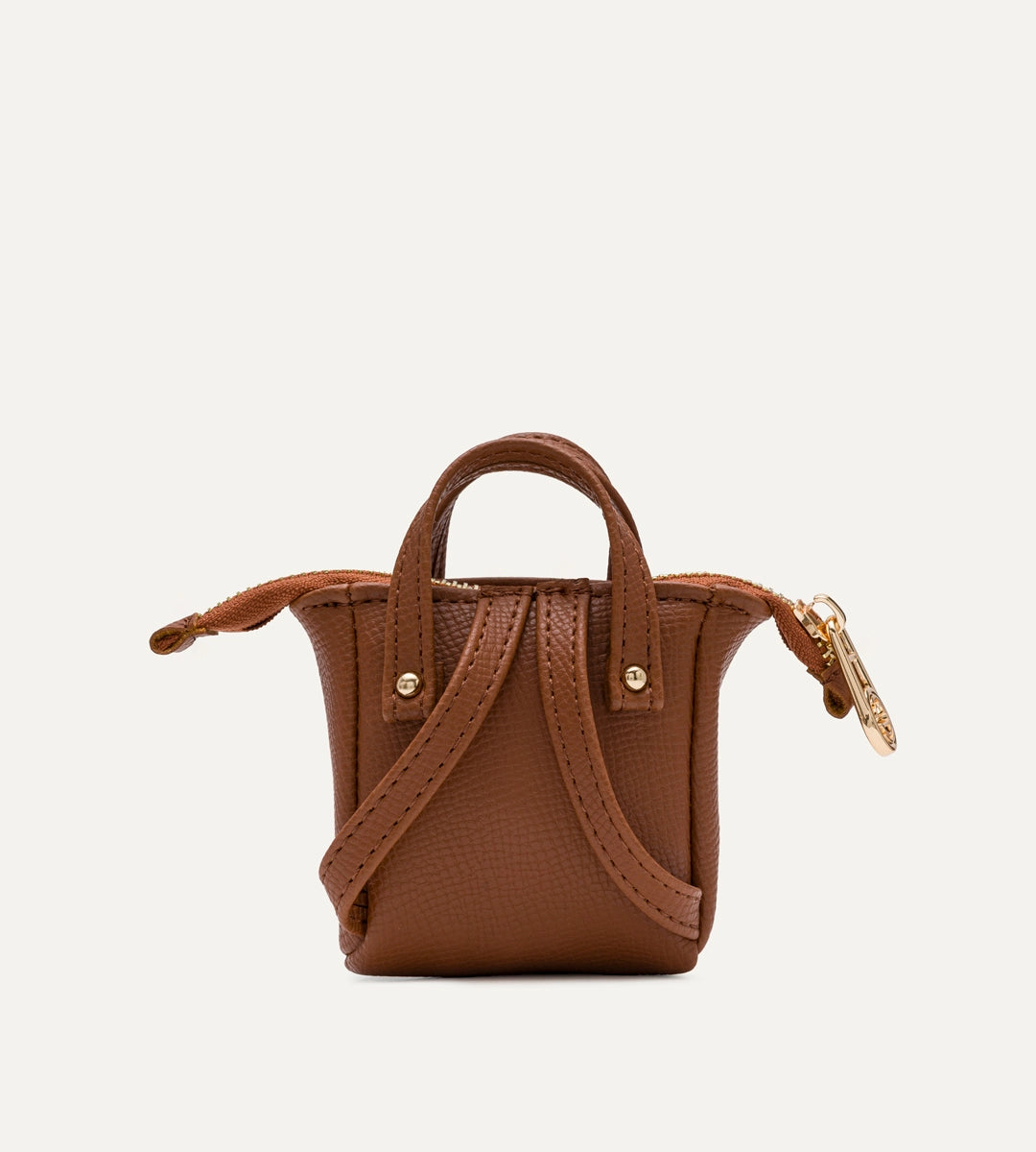 Nuvia Taba E. Deri Charm