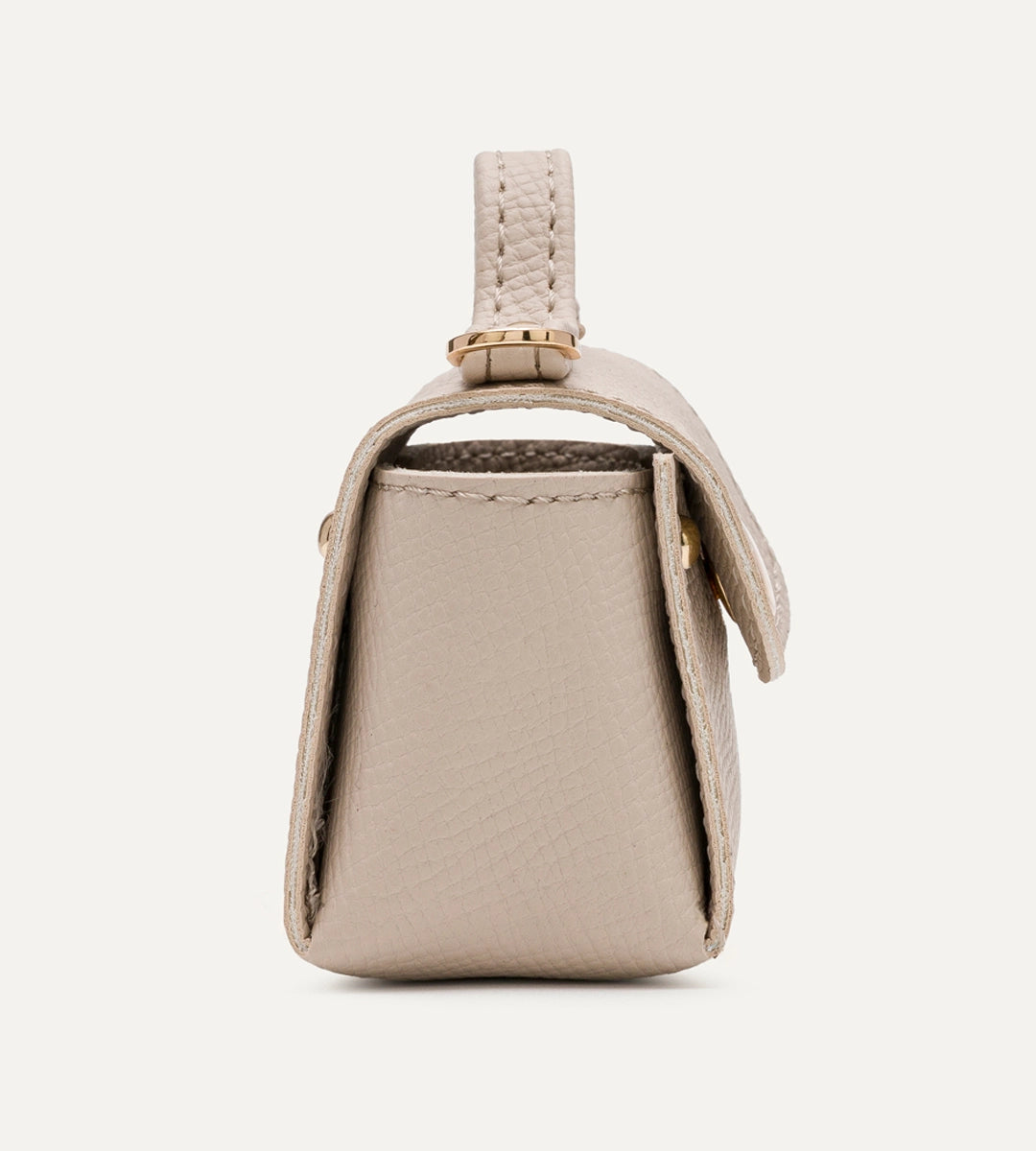 Viona Bej E. Deri Charm