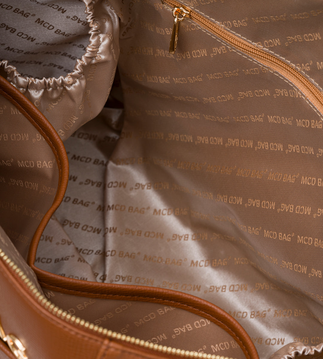 Lenna Taba E. Deri Valiz