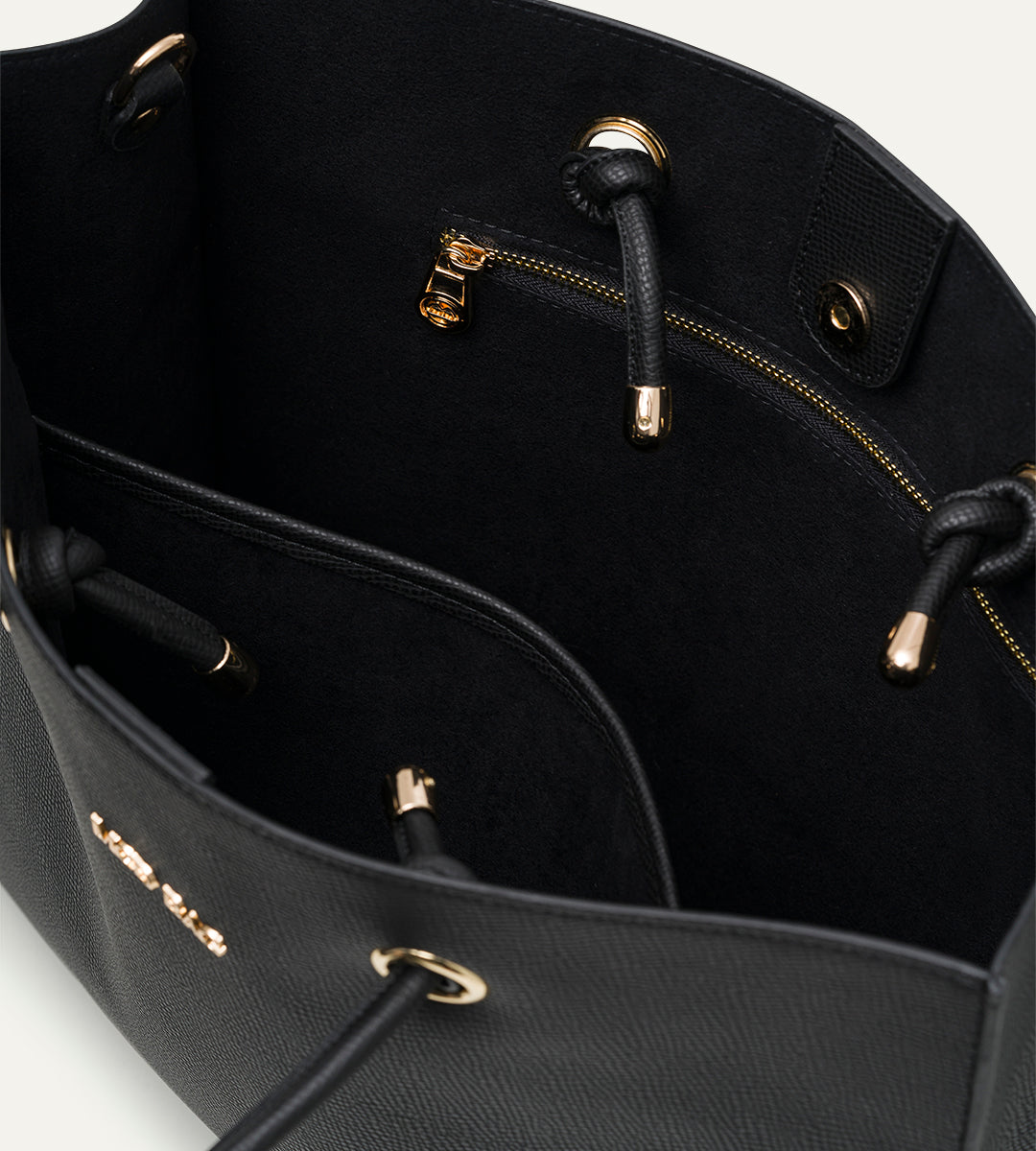 Leona Siyah E. Deri Bebek Çantası