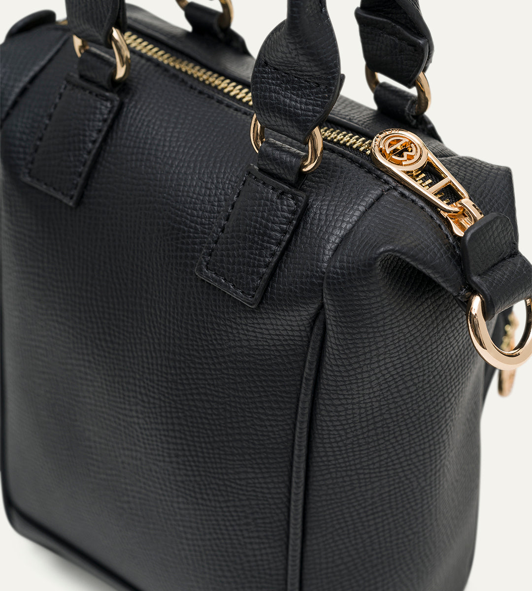 Bella Siyah E. Deri Bebek Çantası