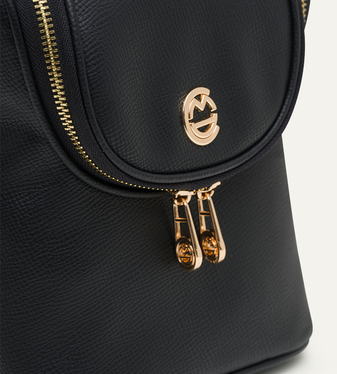 Lara Siyah E. Deri Bebek Çantası