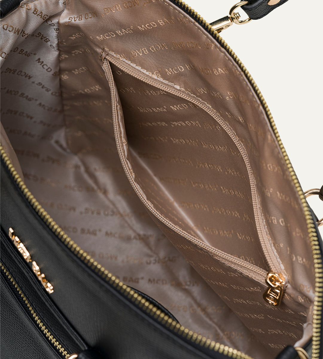 Alisa Siyah E. Deri Bebek Çantası