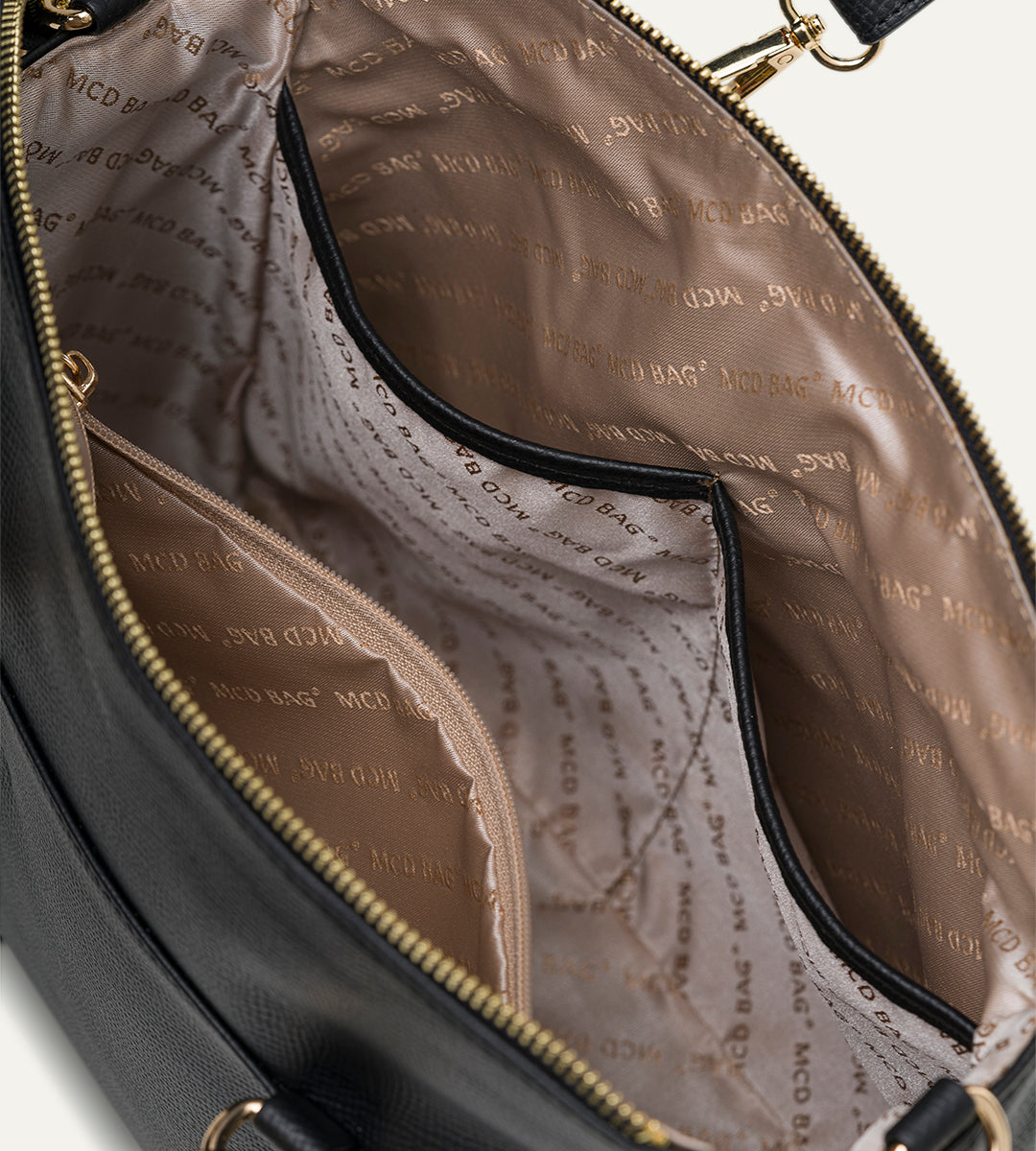 Alisa Siyah E. Deri Bebek Çantası