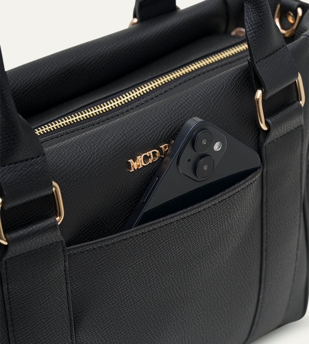 Elena Siyah E. Deri Bebek Çantası