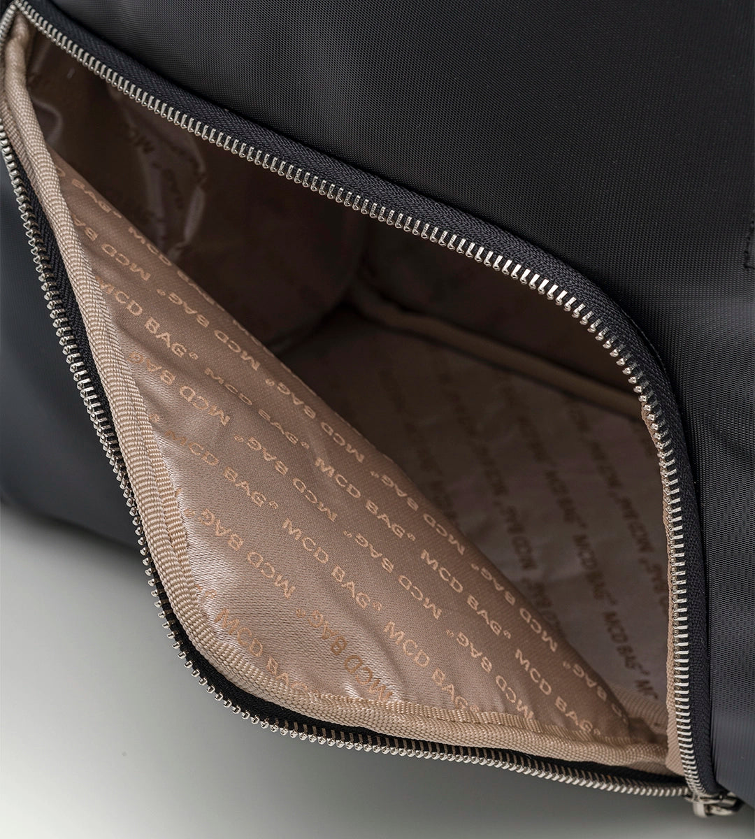 Vista Siyah Desenli Deri Nikel Bebek Bakım Çantası