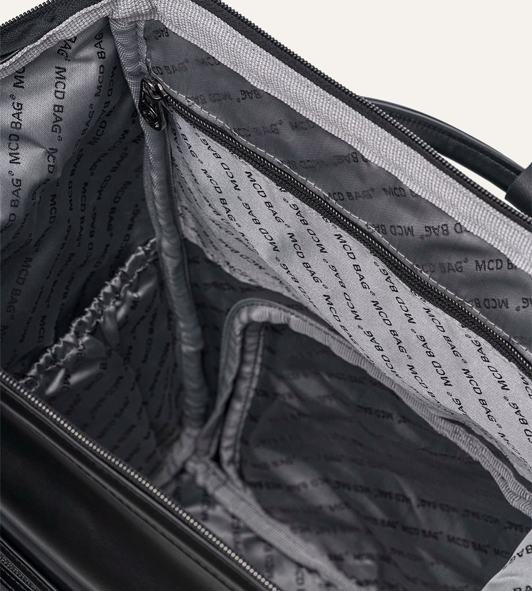 Vista Siyah Düz Deri Bebek Çantası