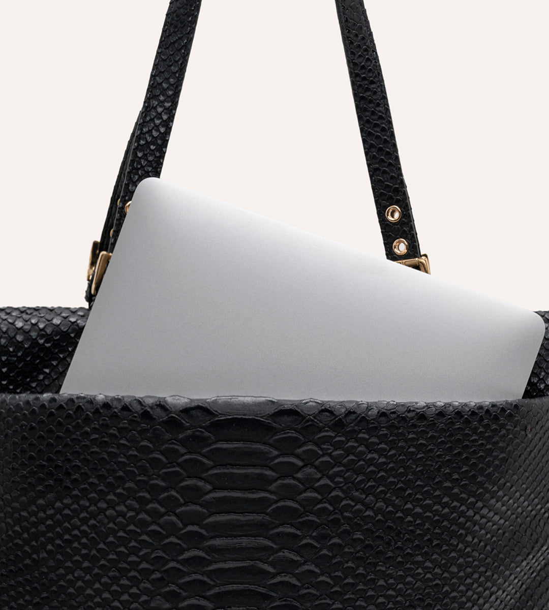 Minore Siyah Y. Deri Gold Bebek Çantası