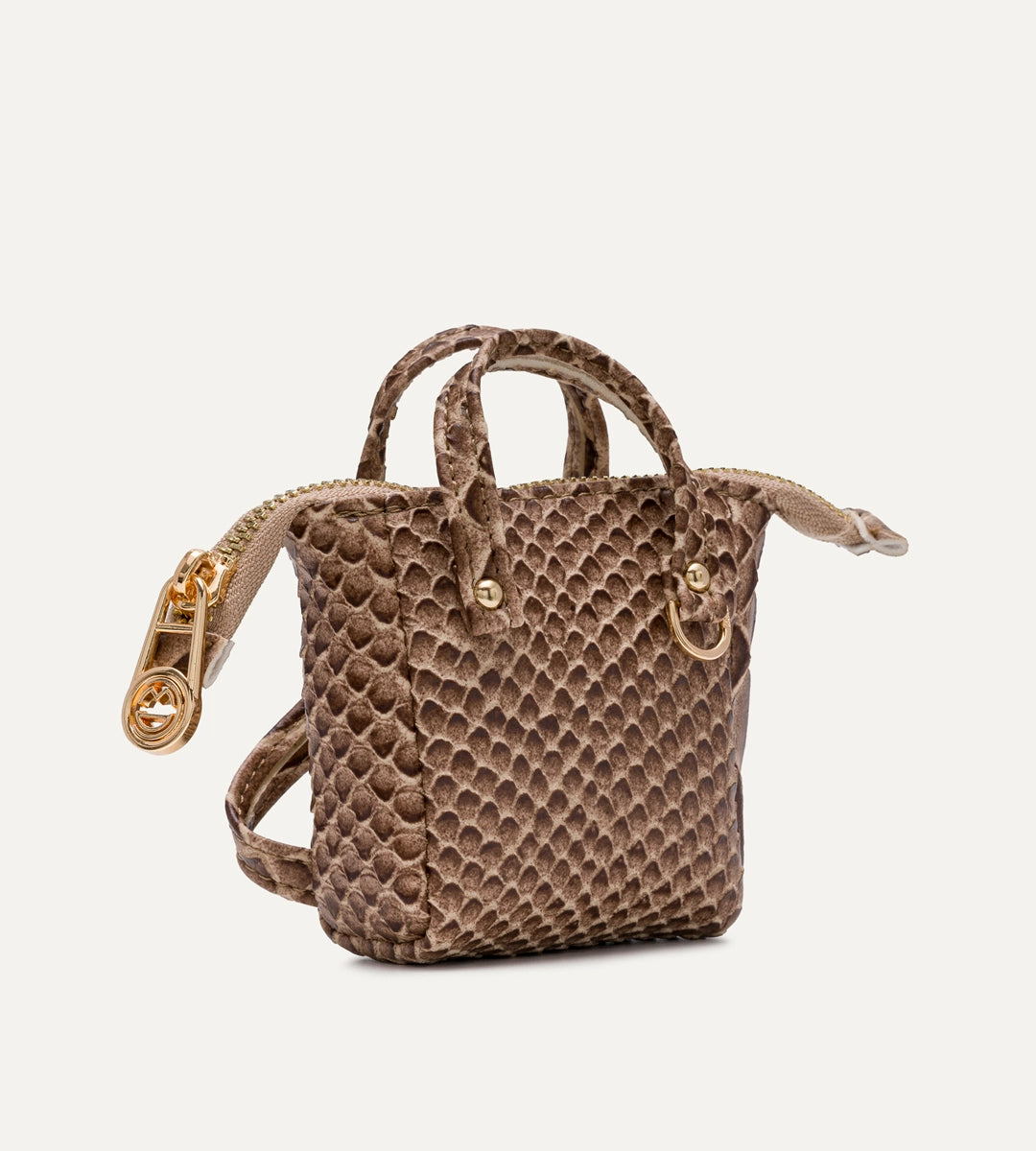 Nuvia Camel Y. Deri Charm