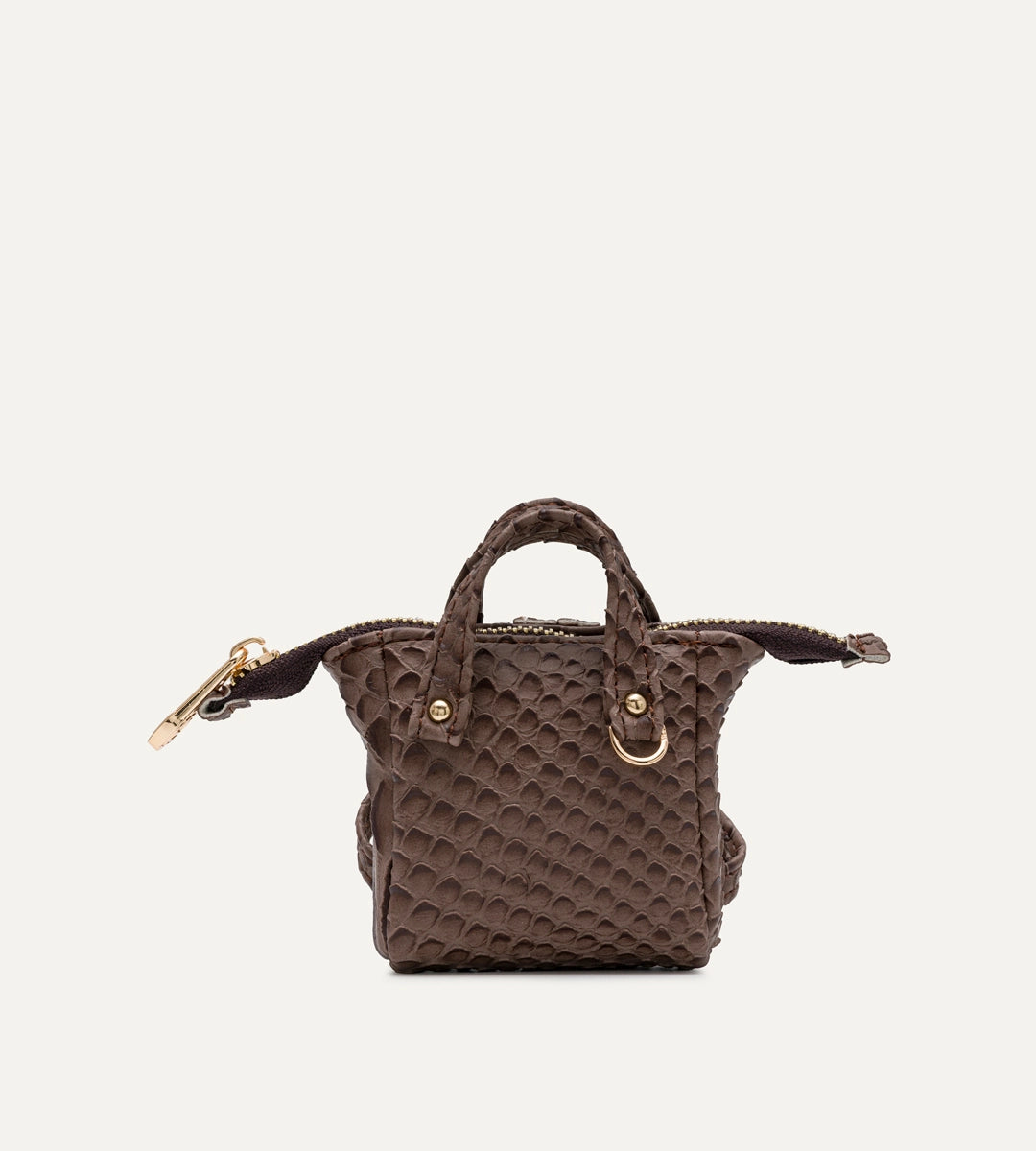 Nuvia Vizon Y. Deri Charm