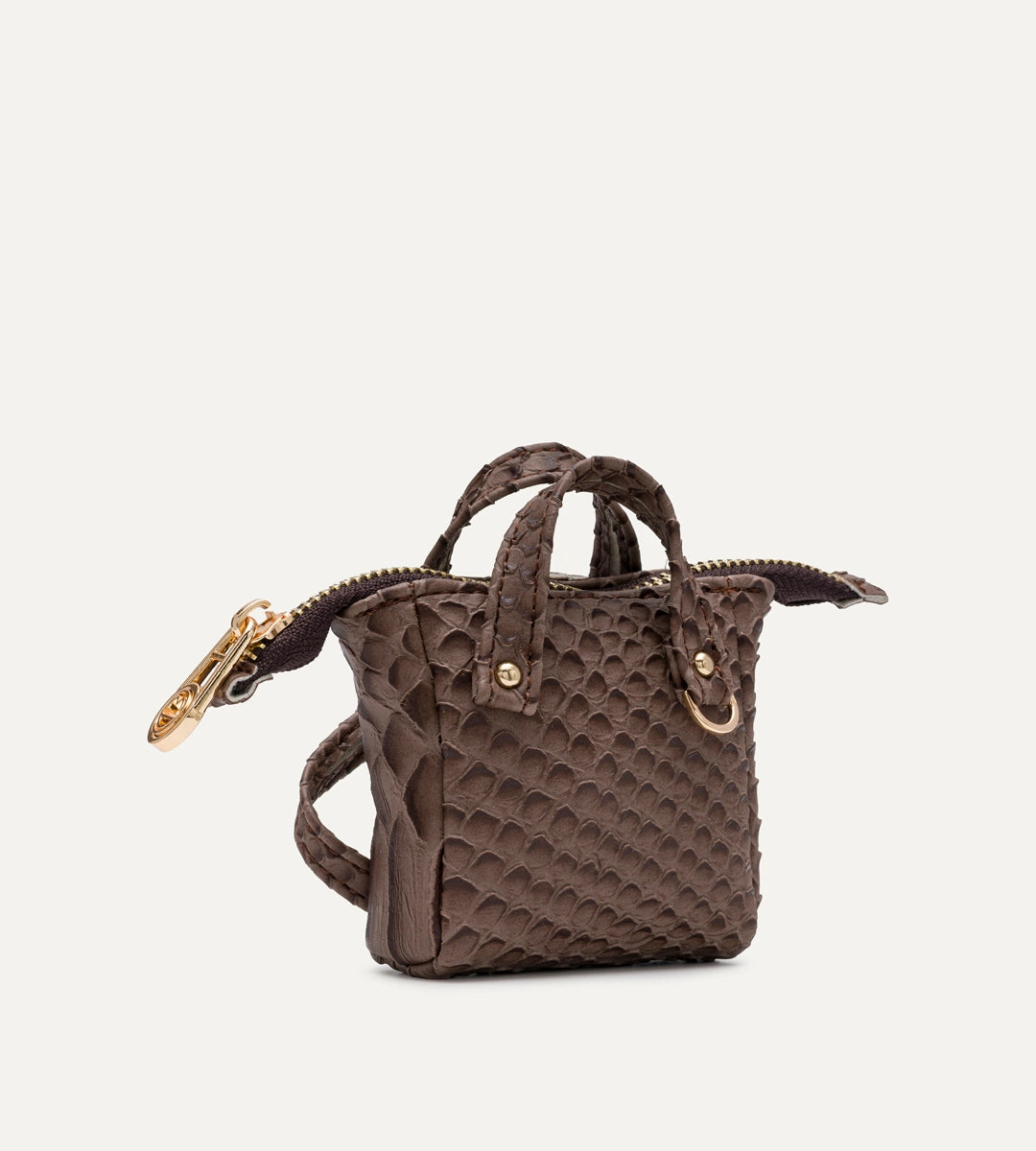 Nuvia Vizon Y. Deri Charm