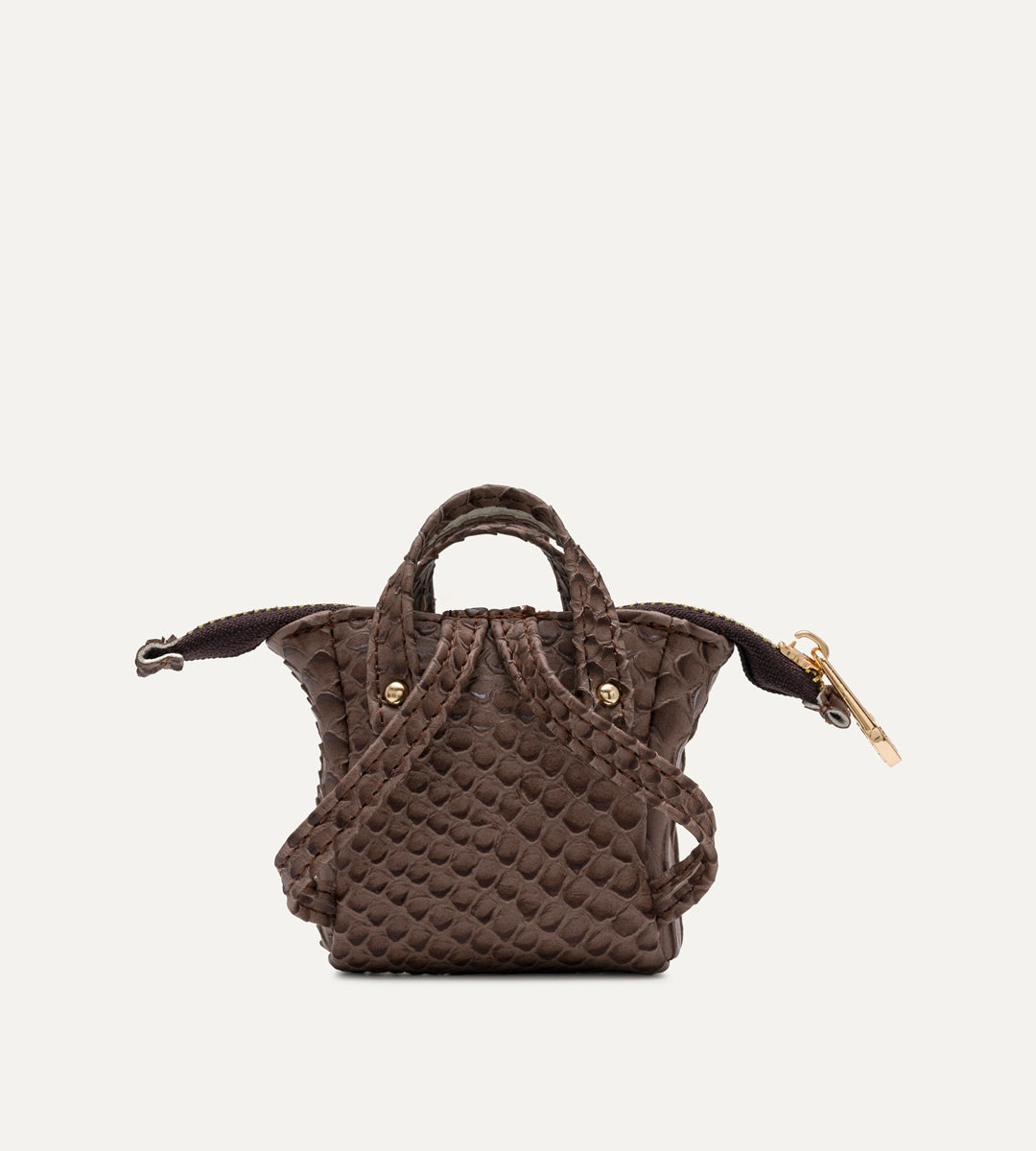 Nuvia Vizon Y. Deri Charm