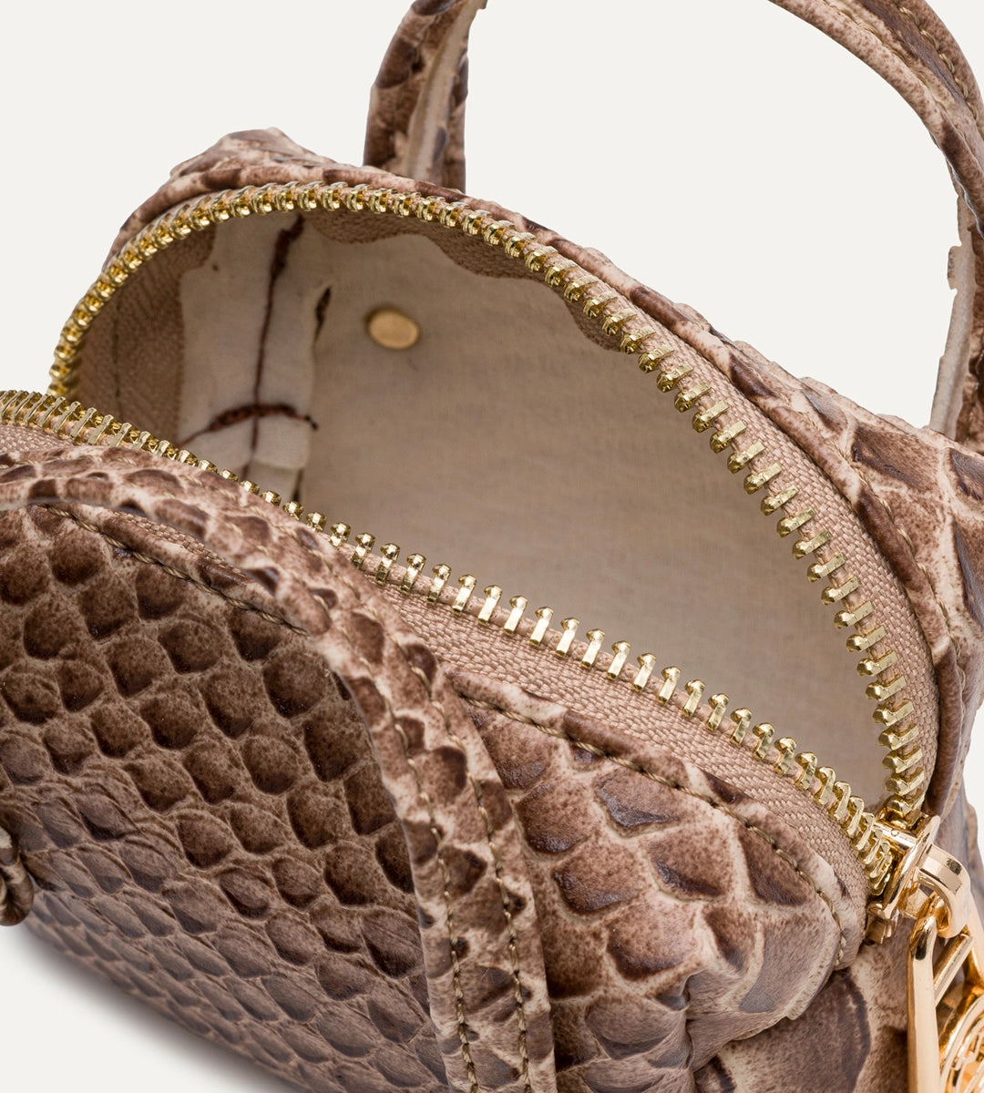 Velna Camel Y. Deri Charm